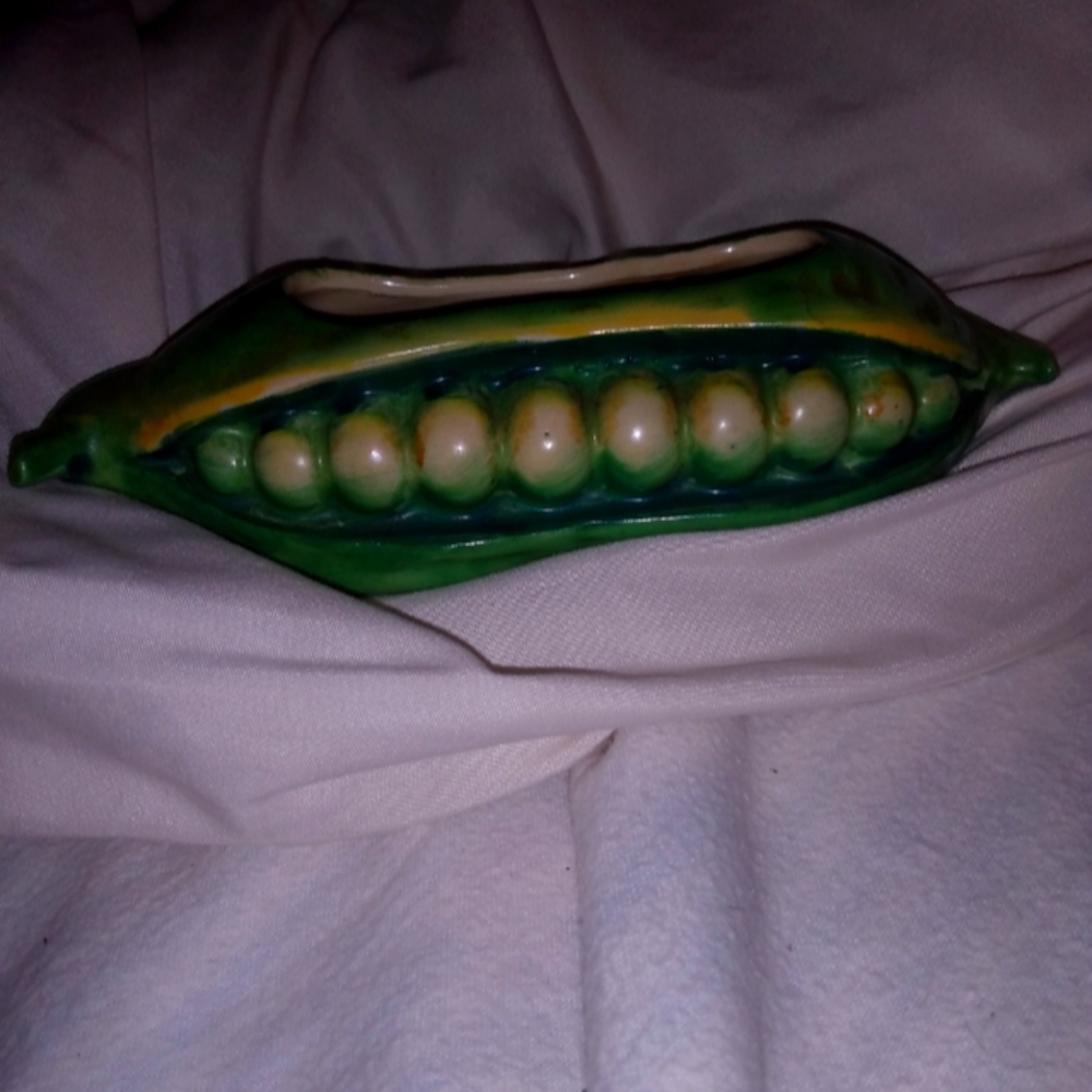 Peas in a pod porcelain